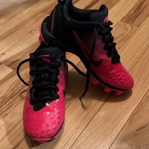Nike Girls Pink and Black Athletic Softball Cleats